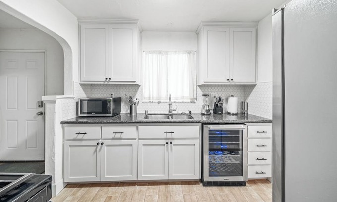 El Centro Casa | Lovely 2-bedroom house in El Centro with WiFi, AC
