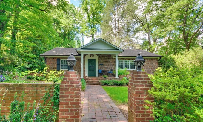Winston - Salem Cabaña | Charming Cottage - Near Wake Forest!