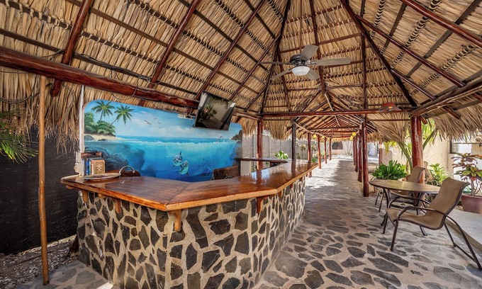 Matapalo Apartamento | Cozy Seaside Studio: Perfect for Families