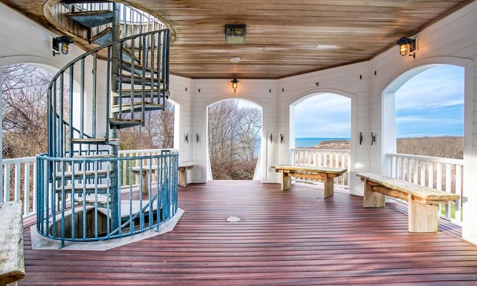 Montauk Casa | Bayside Estate | Estate w/Pool, Gym & Beach Access