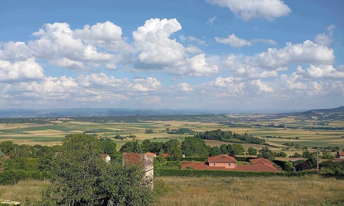 Solignat Casa | Maison Familiale Avec Petite Cour Fermée au Coeur de L'auvergne