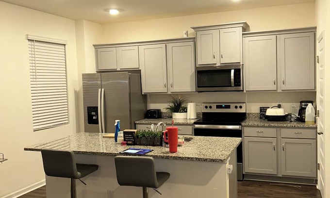 Stockbridge Casa | Clean and stylish 1-bedroom with WiFi, AC near ATL
