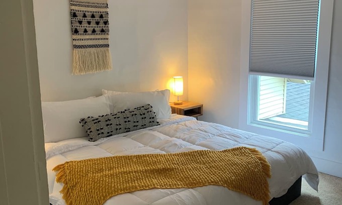 Morrisville Condominio | Stowe Lofts-Cozy 2-bedroom condo, peaceful on the Stowe/Morristown line WiFi, AC