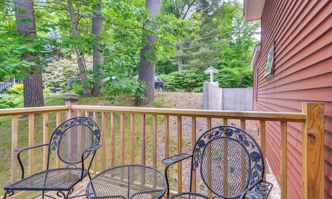 Leeds Cabaña | Androscoggin Lakefront Cottage, Boat Dock & Views!