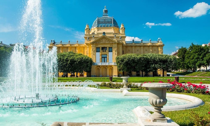 Zagreb Villa | Central Haven - One Bedroom Villa, Sleeps 4