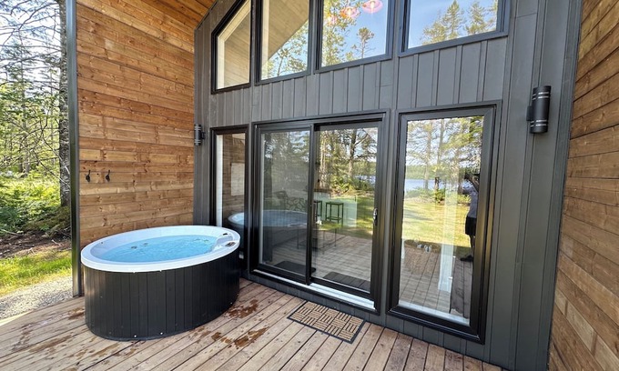 Clare Chalet De Esquí | Tiny 1 (private hot tub)