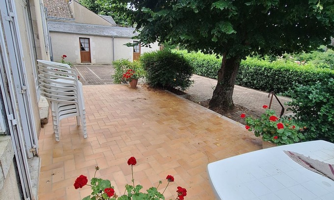 Jargeau Casa | Maison de Ville Ancienne Centre Ville Loire Jardin Parking