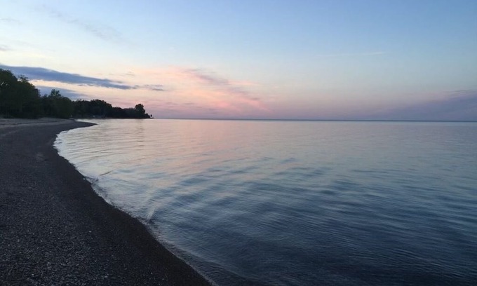 Port Sanilac Casa | BeachFront Couples Getaway w Starlink & Sunrises!