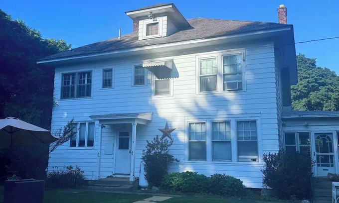 Greenwich Casa | Track/Summer Rental by Saratoga