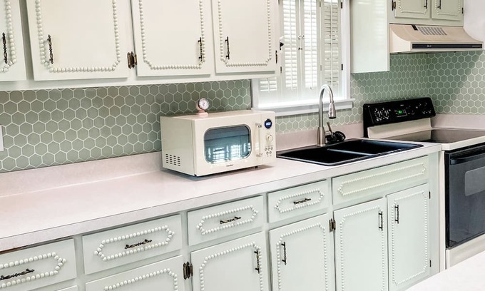 Saint Elmo Casa | Little Coden Cottage - 12 minutes from Dauphin Island
