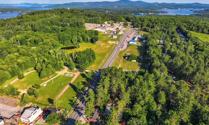 Weirs Beach Cabaña | Laconia Resort Home < 2 Mi to Lake Winnipesaukee