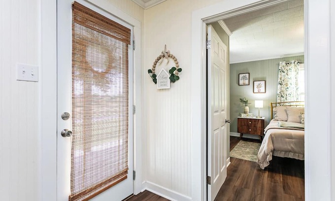 Loretto Casa | Cozy home!!16 minutes from Markers Mark distillery and log still distillery.