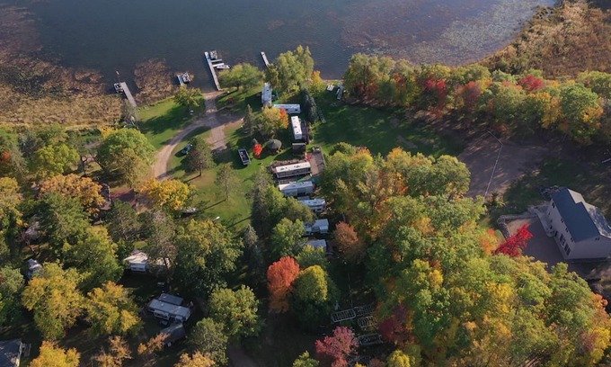 Garrison Cabina | 3 Lakeside cabins with a cozy atmosphere, perfect for pets!