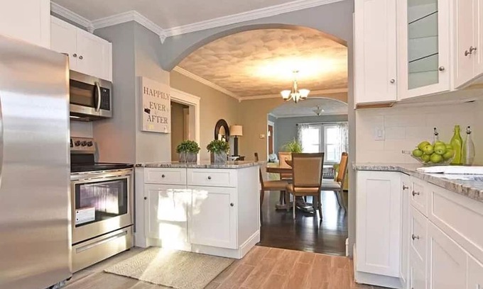 Warwick Casa | Cozy casa in RI. 15 mins from Providence & 5 from airport. Enjoy the summer here