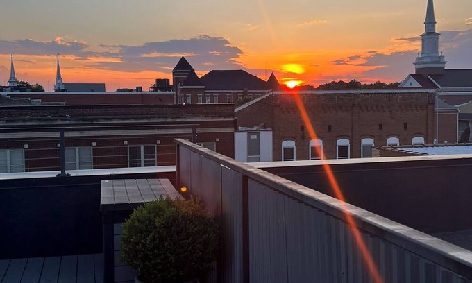 McMinnville Condominio | The Rooftop on Main Overlooking Main Street