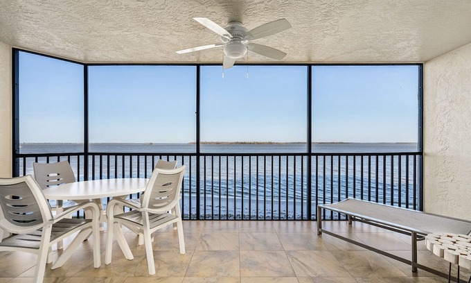 Punta Rassa Condominio | Harbour Tower 115: Beach-front Beautiful, High-grade Finished Condo at SanibelHarbour Resort