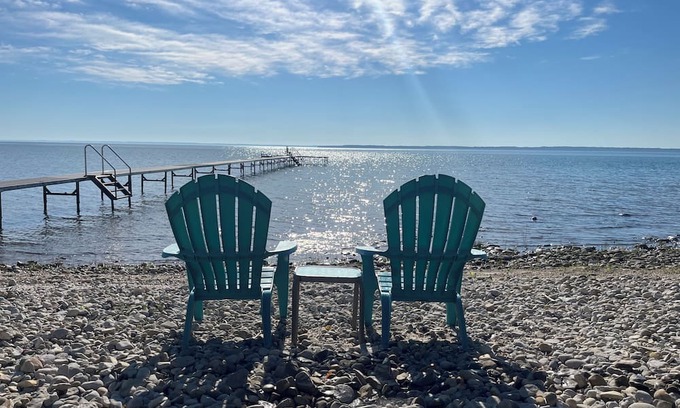 Suttons Bay Casa | Lakefront Home 20 Minutes from Traverse City