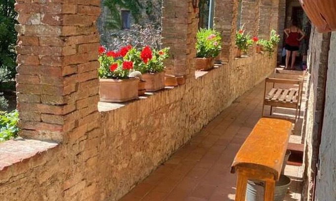 Chiusdino Apartamento | Tuscan Countryside Farm Charm by Sea N' Rent