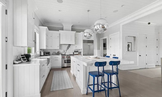 Wainscott Casa | South of the Highway Wainscott - Modern FarmHouse...Walk to the Beach