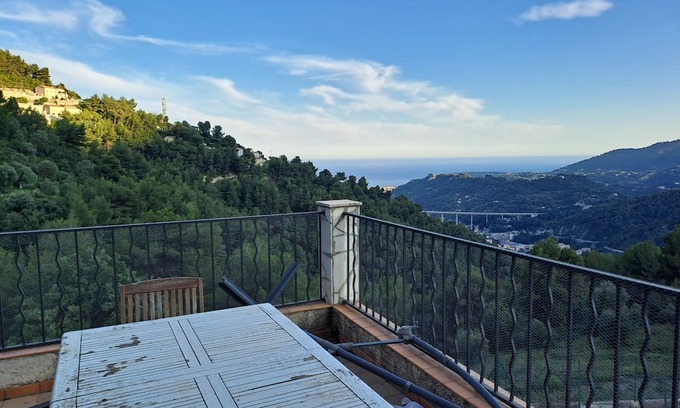 Castellar Casa | Holiday rental 7 km from the sea in the heights of menton