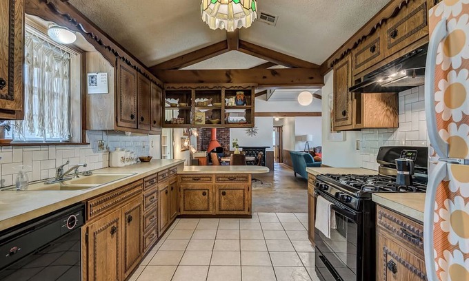 Stillwater Casa | That 70's House minutes from OSU