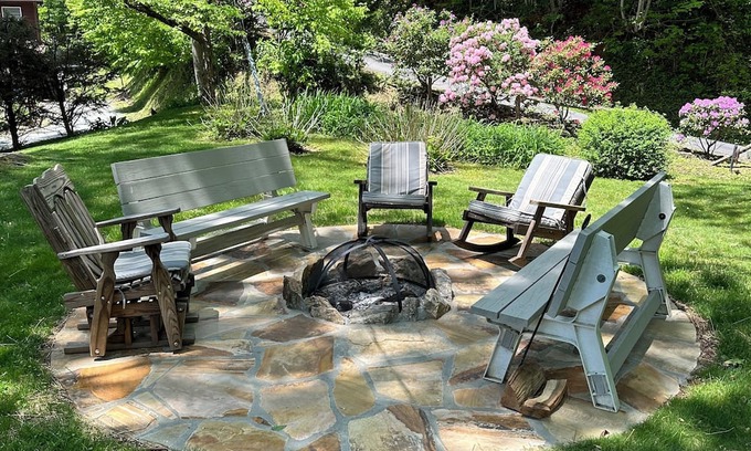 Sylva Casa | It’s all in the altitude…Mountain top get away... Fully renovated in April 24