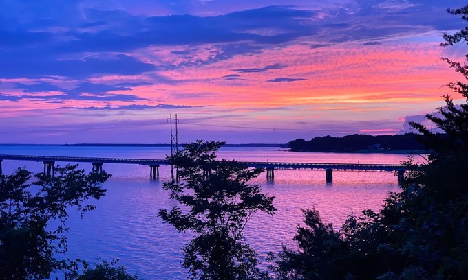 White Stone Casa | Best View on the Northern Neck, Tons of Privacy and a Sandy Beach!