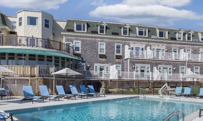 Jamestown Complejo | Resort Room for 2-4 People - Jazz Fest Weekend! Everything on site that you need