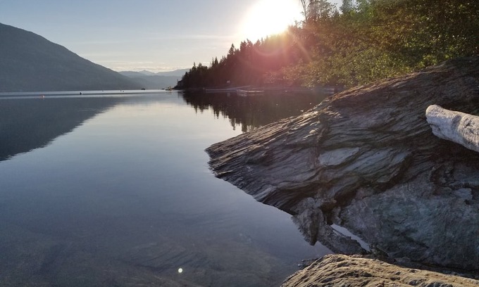 Salmon Arm Cabina | Glow, a canvas cottage with lake views and lake access. Glamping at its finest.