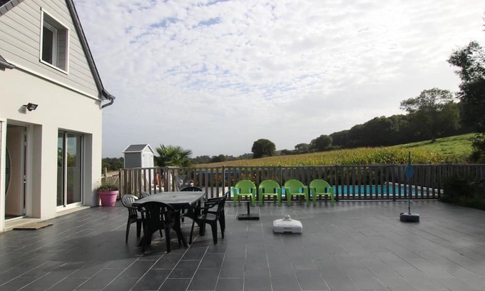 Jullouville Cabaña | Gite Jullouville, 4 bedrooms, 8 persons