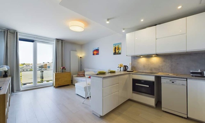 Pogorze Apartamento | Apartment With Parking Gdynia by Renters