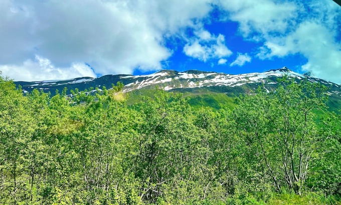 Valdez Cabina | Suite at Cascade Country is a private family living area with phenomenal views.