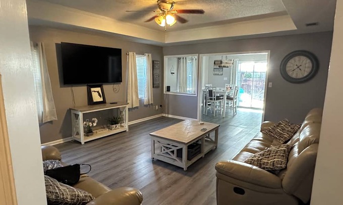 Valdosta Casa | Home away from home. Near moody Air Force base also 15 min away wild adventure