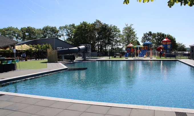 Lathum Chalet De Esquí | Chalet With Pond View in Gelderland