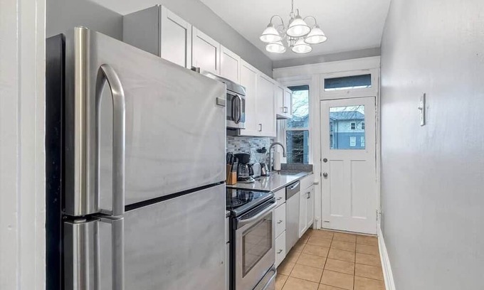 Shaw Casa | Historic, Second Floor Unit in Shaw Community STL 2E