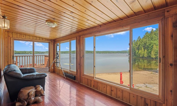 Minden Cabaña | Tall Timbers Beach Front Cottage