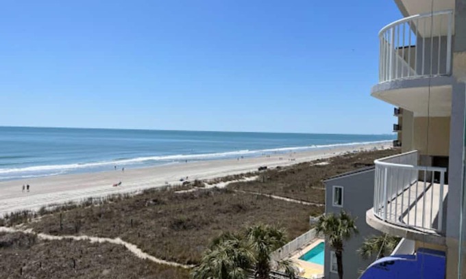 Atlantic Beach Condominio | Family sized, beautifully decorated condo on the beach. Spectacular views!