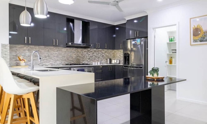 Zuccoli Casa | Super Sized Modern Family Home | Plunge Pool