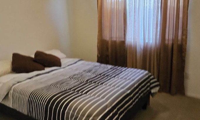 Anthem Casa | Cozy retreat in the heart of Arizona with mountain views & other activities.