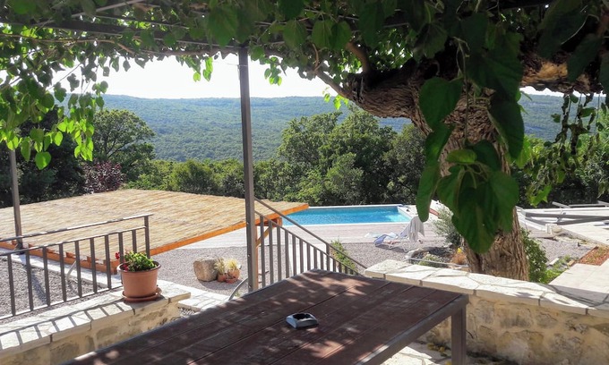 Ripenda Verbanci Villa | Homerez - Elegant Villa in Ripenda Verbanci with Pool