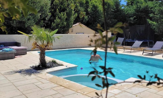 Pierrelatte Casa | Large country villa with swimming pool for up to 15 people