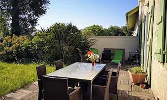 Saubrigues Casa | Homerez - Spacious House in Saubrigues with Garden and Barbecue