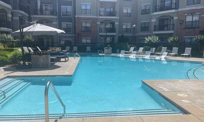 Piedmont Heights Apartamento | Sleek and Stylish Haven of Happiness w/private patio