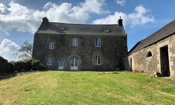 Lanneanou Casa | Manoir 16 ème Siècle Rénové, 6 Couchages Terrain de Tennis et Étang Privatif
