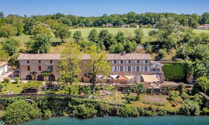 Brens Cama Y Desayuno | Chambre D'hôte "ô Berges de Brens" , Chambre la Vigneronne Avec vue sur Tarn