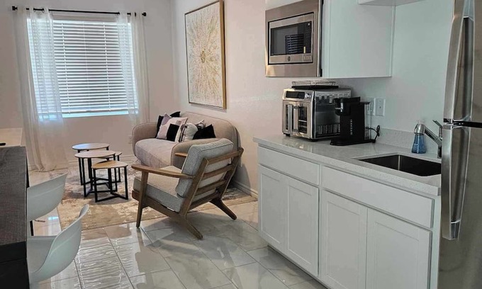 Spring Valley Casa | Charming 3 house with WiFi, AC in Las Vegas at least 30 days or more stay