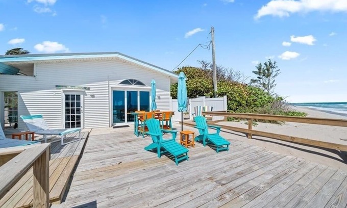 Melbourne Beach Cabaña | Seagrape Beachfront Cottage - Direct Oceanfront