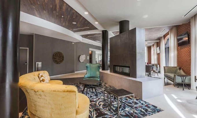 Cannonborough Elliotborough Casa | 4 Connecting Suites at a Hotel