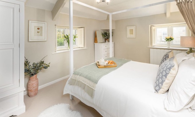 Warkworth Cabaña | The Old Coach House - an apartment that sleeps 3 guests in 2 bedrooms