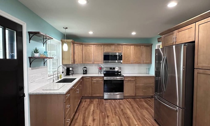 Owosso Apartamento | The Middleton - a 6 bed, 3 acre, classy home just minutes from town.